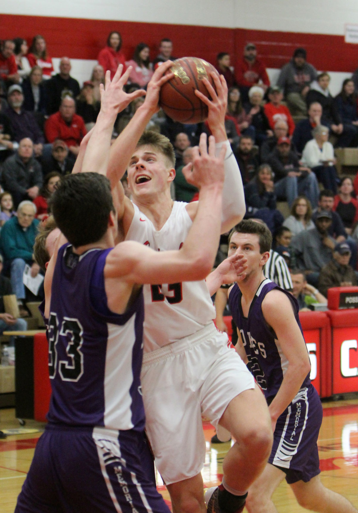 Eau Claire Memorial at Chi-Hi boys basketball 1-4-19